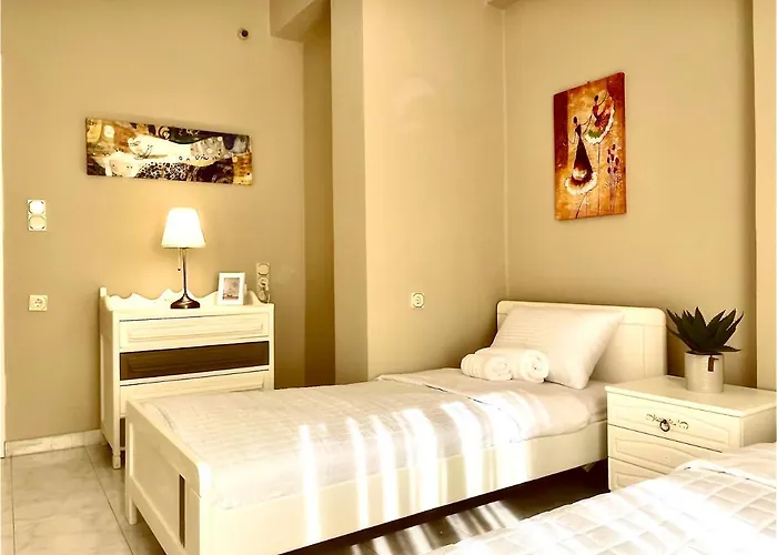 Christina_apt * La Canea